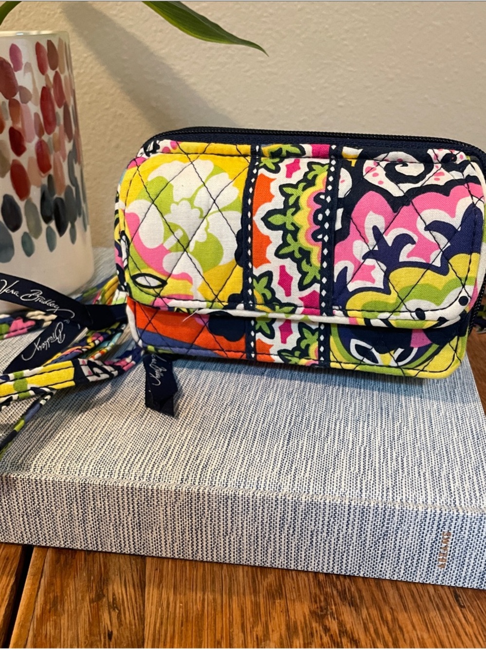 Vera Bradley All-In-One Crossbody Wallet – Rio Retired 2015 Pattern – Multicolor